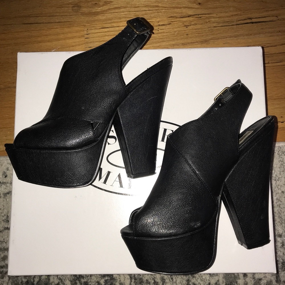 Steve Madden Galleria Heel